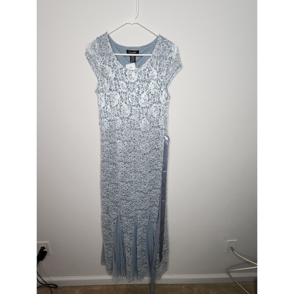 Candalite Evening/Formal Dress - Picture 3 of 7